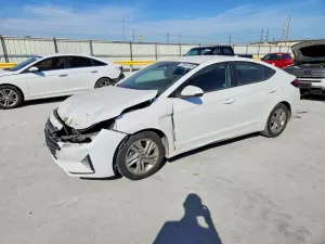 Hyundai Elantra 2.0L 4 2019