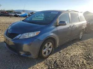 Toyota Sienna 3.5L 6 2014