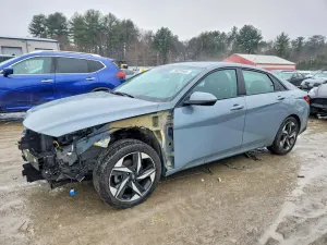 Hyundai Elantra 2.0L 4 2023