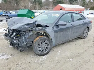 Hyundai Elantra 2.0L 4 2024