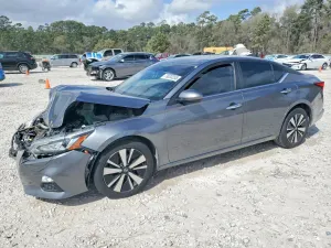 Nissan Altima 2.5L 4 2021