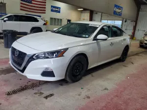 Nissan Altima 2.5L 4 2020