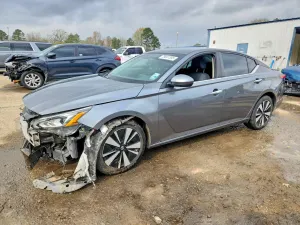 Nissan Altima 2.5L 4 2021