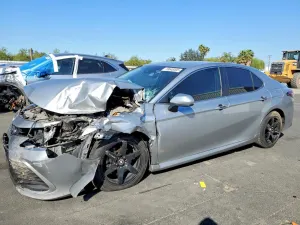 Toyota Camry 2.5L 4 2021