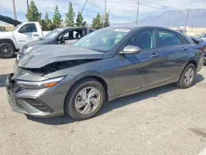 Hyundai Elantra 2.0L 4 2025