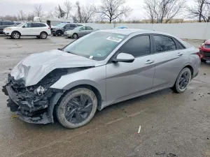 Hyundai Elantra 2.0L 4 2023