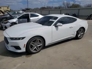 Ford Mustang 2.3L 4 2024