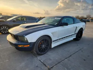 Ford Mustang 4.0L 6 2006