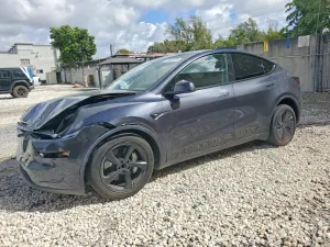 Tesla Model Y 2026