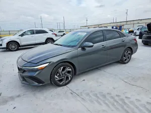 Hyundai Elantra 2.0L 4 2024