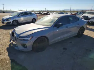 Volvo S60 2.0L 4 2024