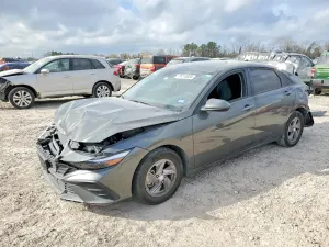 Hyundai Elantra 2.0L 4 2024