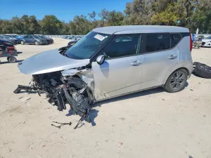 Kia Soul 2.0L 4 2021