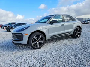 Porsche Macan 2.0L 4 2024