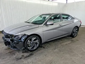 Hyundai Elantra 2.0L 4 2025