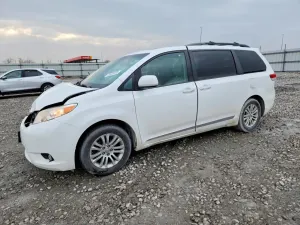 Toyota Sienna 3.5L 6 2014