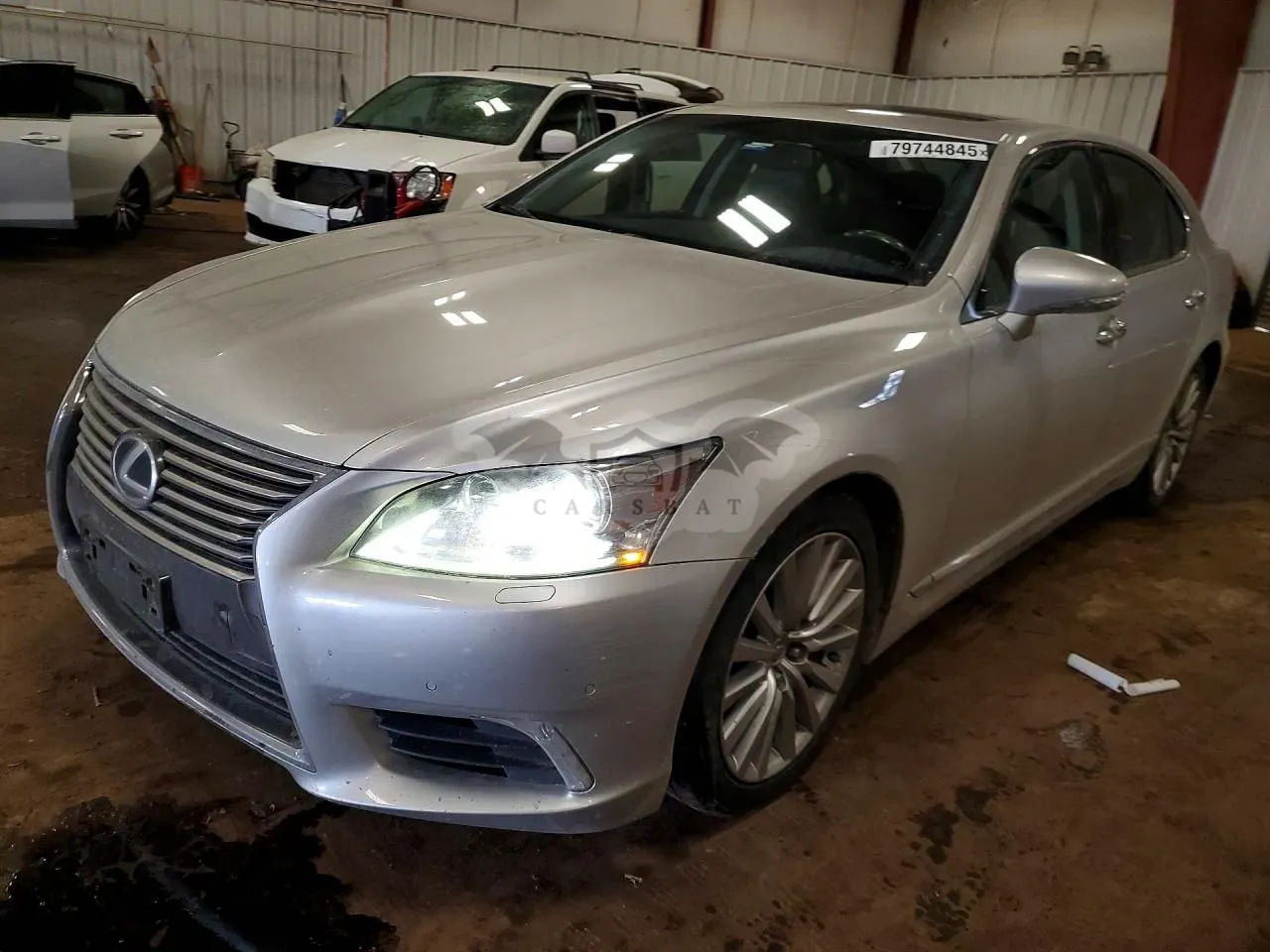 Lexus LS 4.6L 8 2015