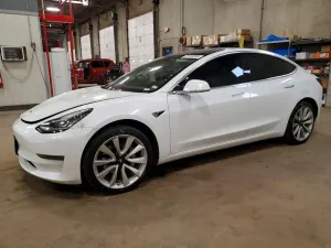 Tesla Model 3 2020
