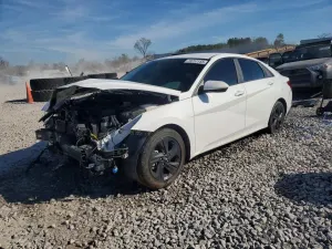 Hyundai Elantra 2.0L 4 2023