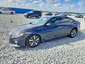 Nissan Altima 2.5L 4 2020