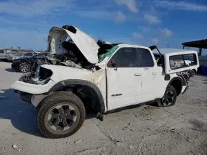 RAM 1500 5.7L 8 2020