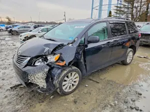 Toyota Sienna 3.5L 6 2012