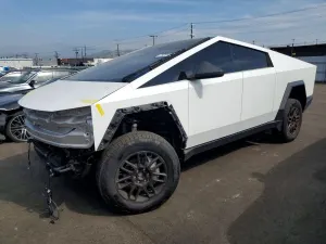Tesla Cybertruck 2025