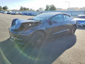 Tesla Model 3 2025