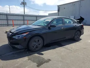 Hyundai Elantra 2.0L 4 2022