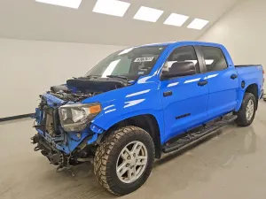 Toyota Tundra 5.7L 8 2021