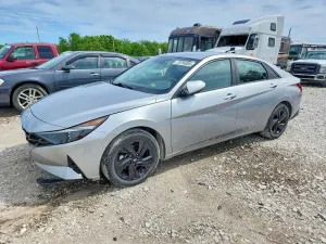 Hyundai Elantra 2.0L 4 2021