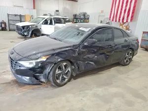 Hyundai Elantra 2.0L 4 2023