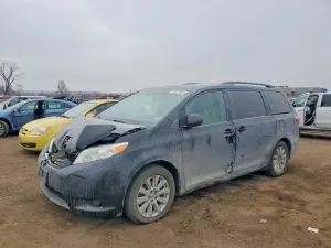 Toyota Sienna 3.5L 6 2015