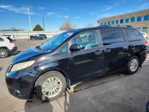 Toyota Sienna 3.5L 6 2013