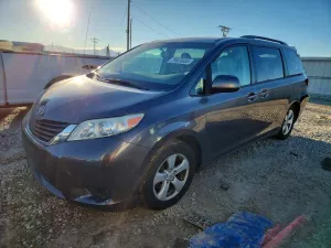 Toyota Sienna 3.5L 6 2011