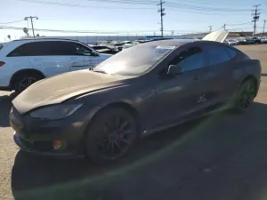 Tesla Model S 2014