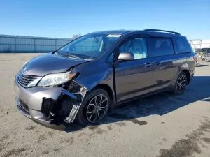 Toyota Sienna 3.5L 6 2015