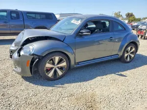 Volkswagen Beetle 2.0L 4 2012