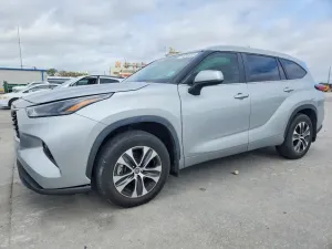Toyota Highlander 2.4L 4 2023
