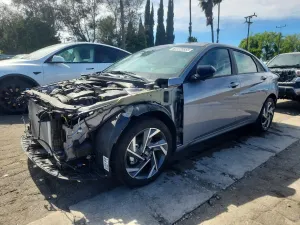 Hyundai Elantra 2.0L 4 2025