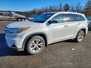 Toyota Highlander 3.5L 6 2015