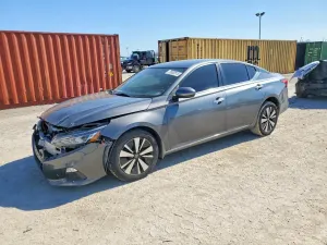 Nissan Altima 2.5L 4 2022