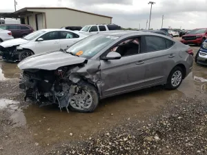 Hyundai Elantra SE 2.0L 4 2020