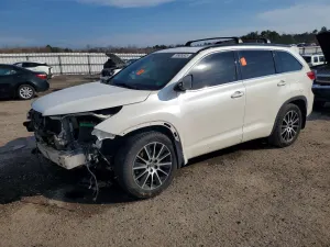 Toyota Highlander 3.5L 6 2017