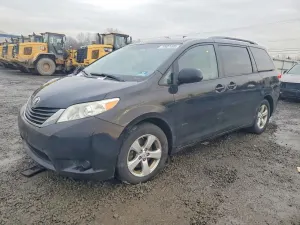 Toyota Sienna 3.5L 6 2014
