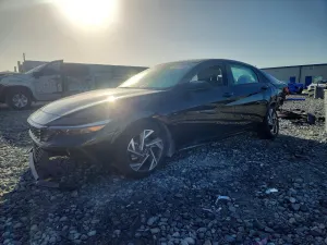 Hyundai Elantra 2.0L 4 2025