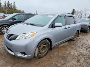 Toyota Sienna 3.5L 6 2016