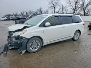 Toyota Sienna 3.5L 6 2017