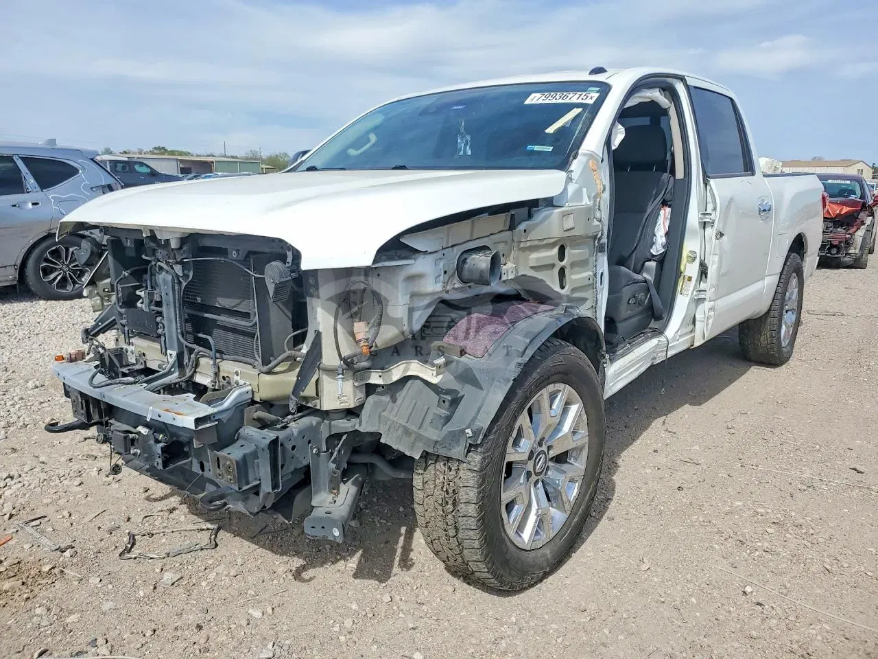 Nissan Titan 5.6L 8 2020