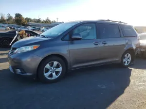 Toyota Sienna 3.5L 6 2011